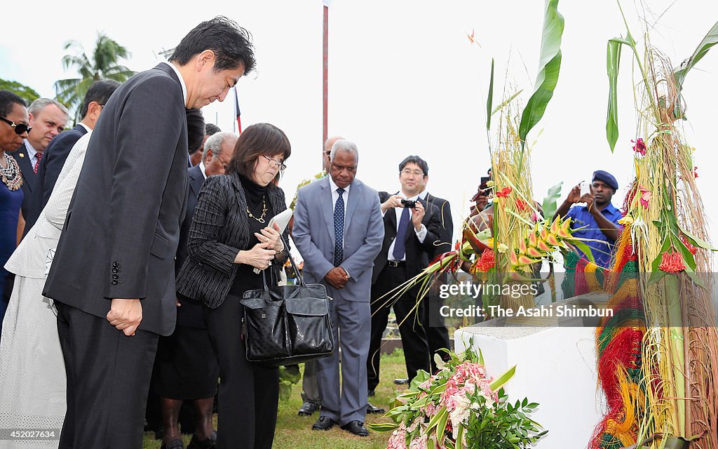 Japanese Prime Minister Abe Visits Papua New Guinea