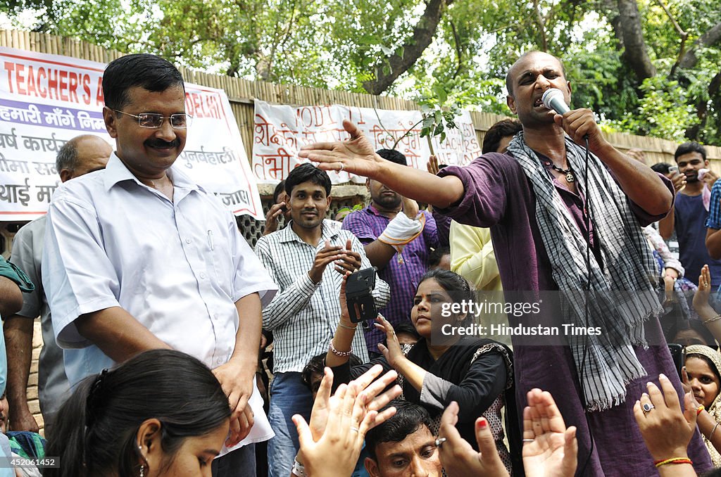 Arvind Kejriwal At The Hunger Strike By Guest Teachers