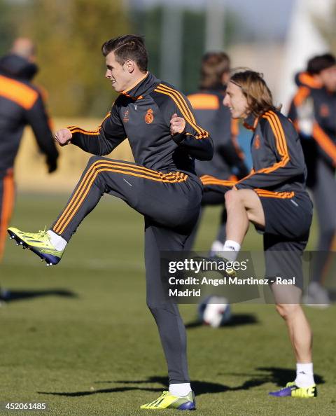 Modric Exercise Gareth Bale and Luka Modric of Real Madrid exercise during a training ...
