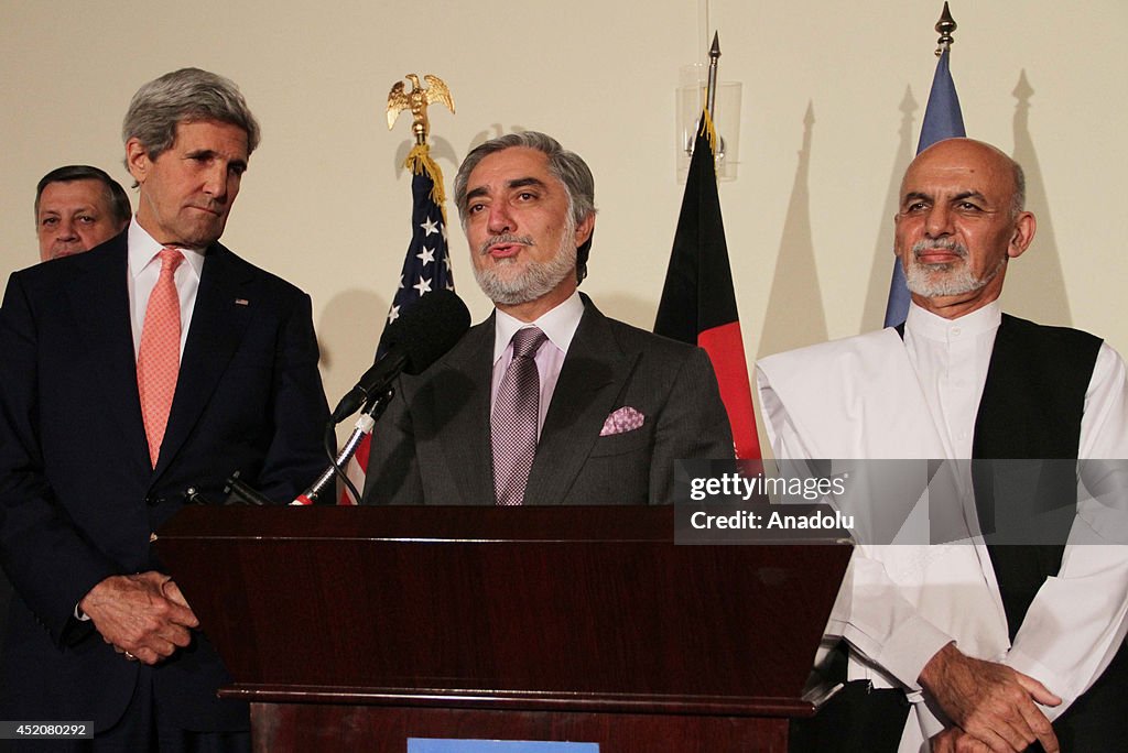 Kerry Pushes for Solution to Afghan electoral stand-off