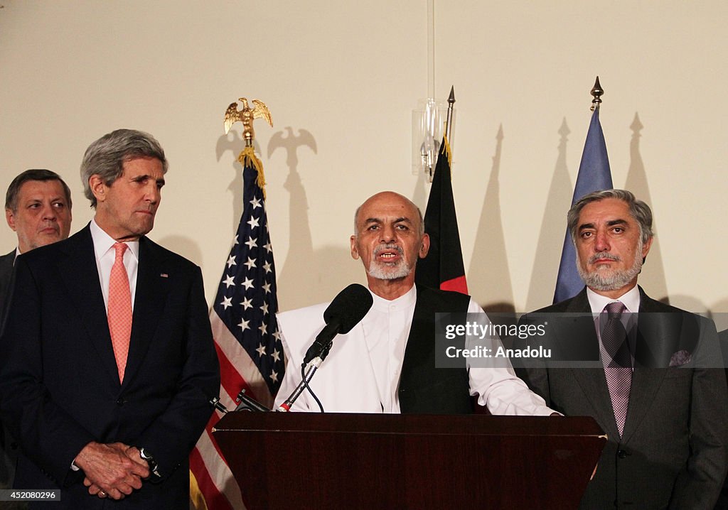 Kerry Pushes for Solution to Afghan electoral stand-off