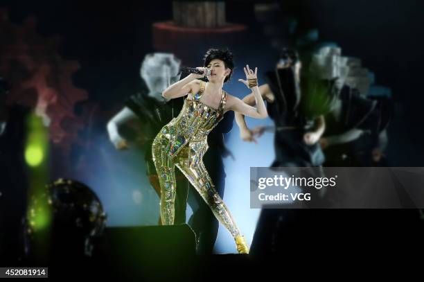Epler Stadier 1,824 Stefanie Sun Photos & High Res Pictures - Getty Images