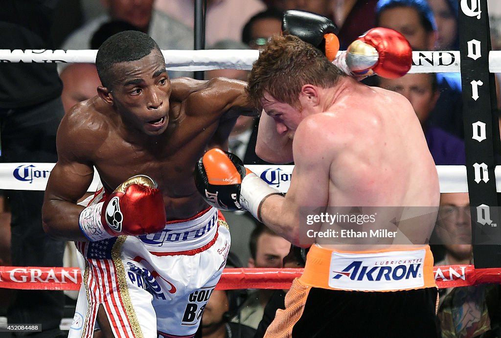 Canelo Alvarez v Erislandy Lara