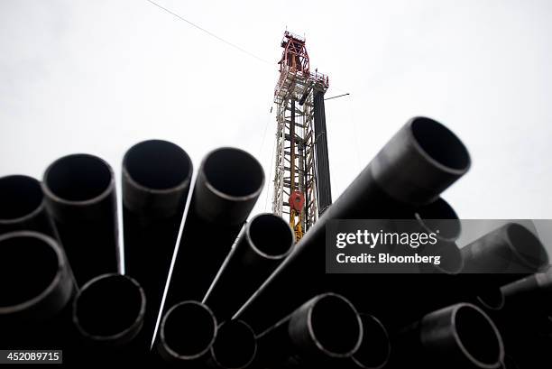 Oil Rig Threaded Pipe 128 Threaded Pipe Stock Photos, High-Res Pictures, and Images - Getty ...