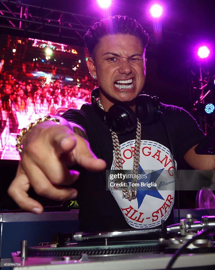 DJ Pauly D Performs At The Pool After Dark