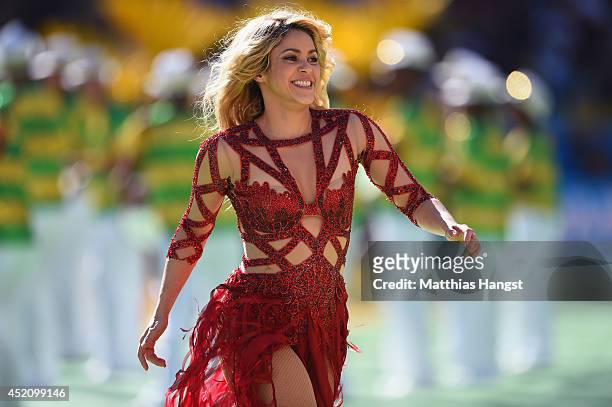 Singer Shakira performs during the closing ceremony prior to the 2014 FIFA World Cup Brazil Final match between Germany and Argentina at Maracana on...