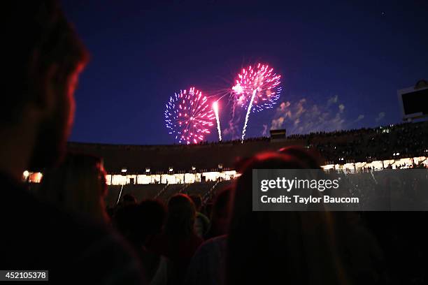 Target Fireworks Target Fireworks Photos and Premium High Res Pictures - Getty Images