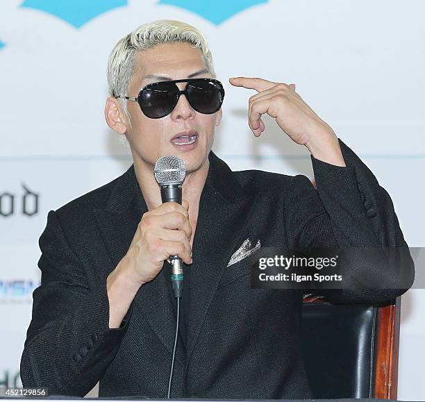 God Rapper Korean 32 God 15th Anniversary Reunion Concert Stock Photos, High-Res Pictures ...