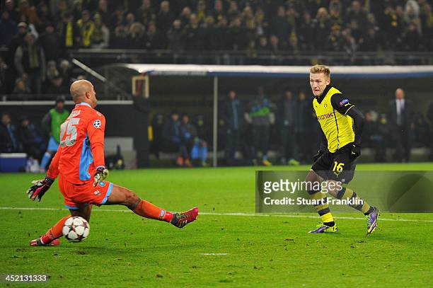 Jakub Blaszczykowski of Dortmund scores his team's second goal during the UEFA Champions League Group F match between Borussia Dortmund and SSC...