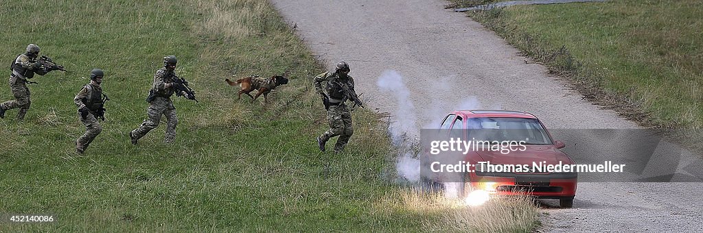 Von Der Leyen Reviews KSK Troops