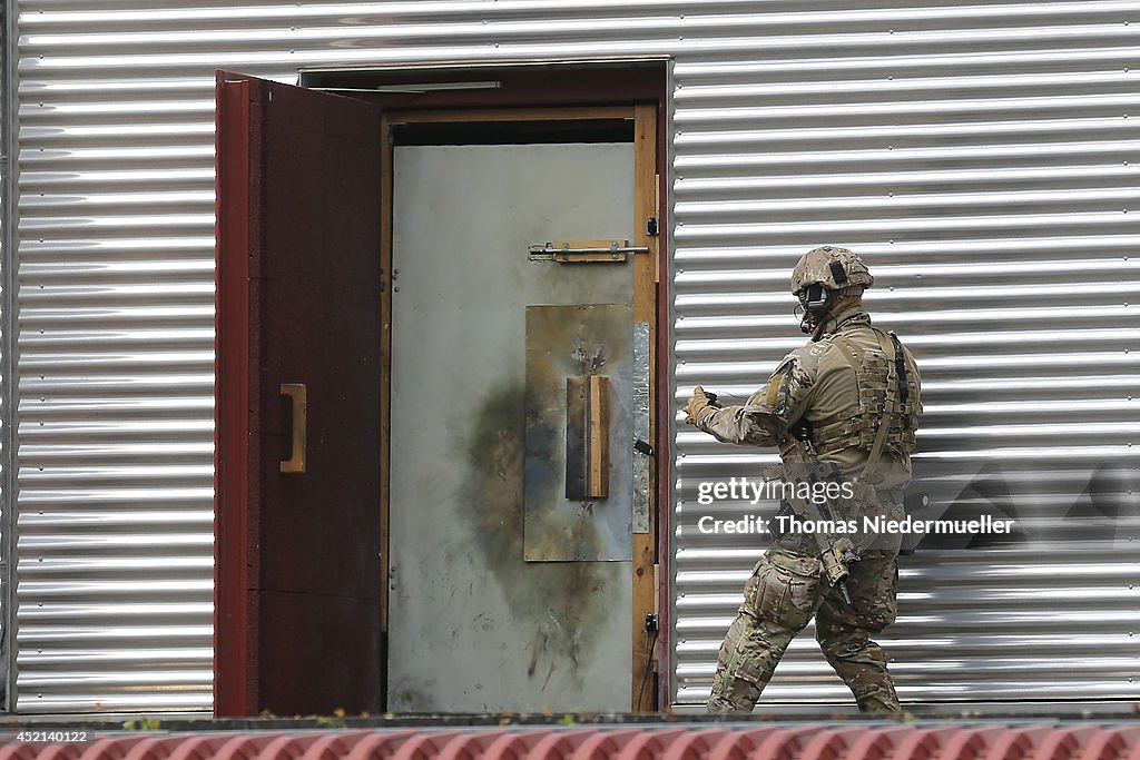 Von Der Leyen Reviews KSK Troops