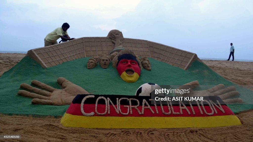 FBL-WC-2014-INDIA-SAND SCULPTURE