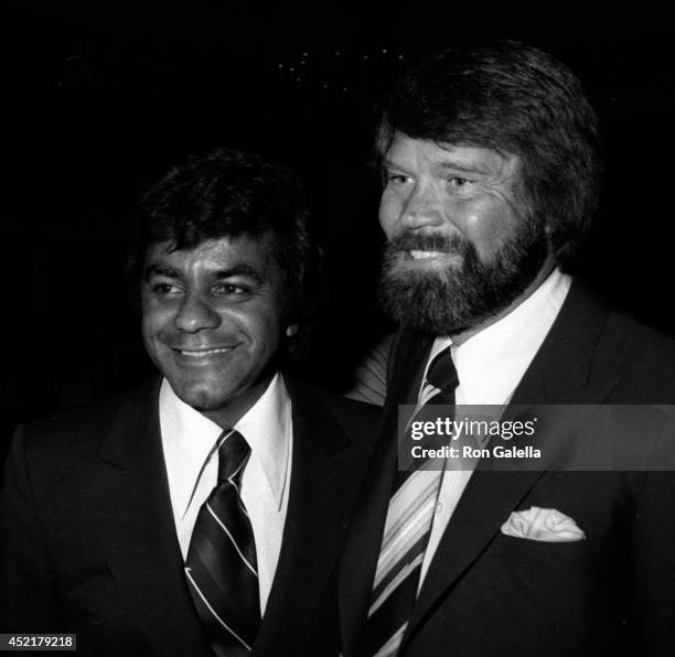 Michael Mathis Johnny Mathis Brother 72 Johnny Mathis 25th Anniversary Stock Photos, High-Res Pictures, and ...