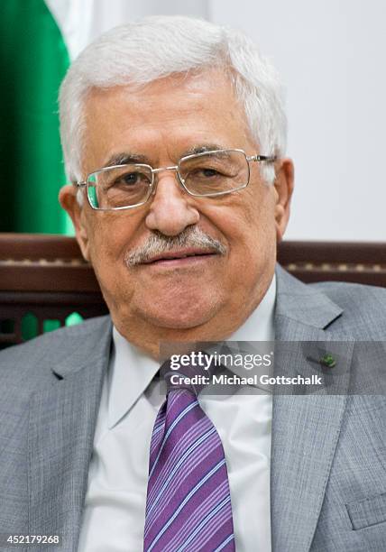 German Foreign Minister Frank-Walter Steinmeier meets the president of the palestinian authorities, Mahmoud Abbas, on July 15, 2014 in Ramallah,...