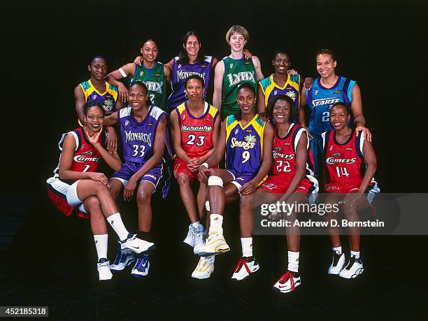 The Western Conference All-Stars poses for a team portrait during the 2000 WNBA All-Star Game on July 17, 2000 at America West Arena in Phoenix,...