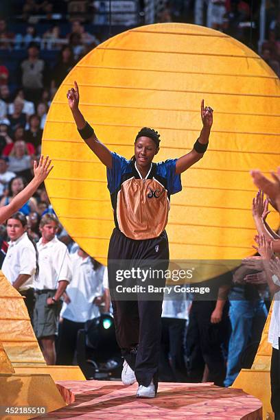 Chamique Holdsclaw of the Eastern Conference is introduced during the 2000 WNBA All-Star Game on July 17, 2000 at America West Arena in Phoenix,...