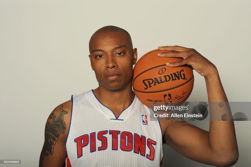 Pistons Introduce Caron Butler and D.J. Augustin