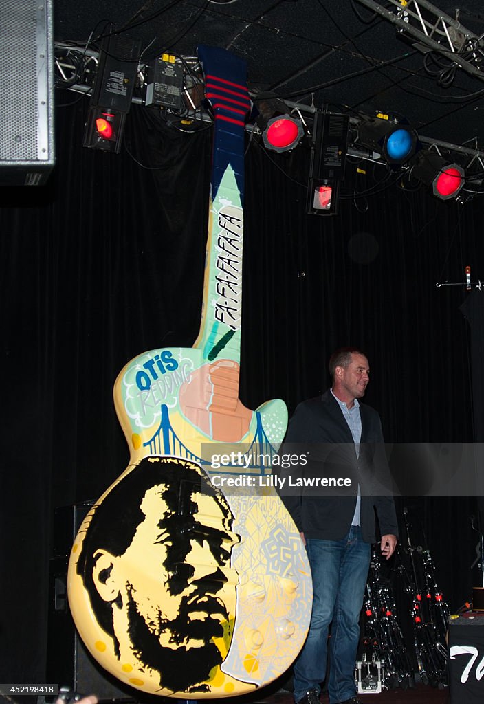 The Late Otis Redding Gets Honored With Gibson Art Guitar On The Sunset Strip