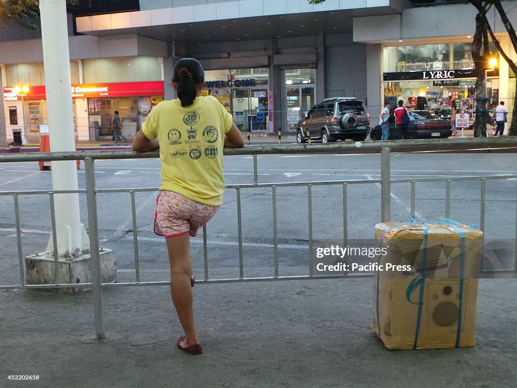 A passenger waiting for the next bus in Araneta Bus Terminal...