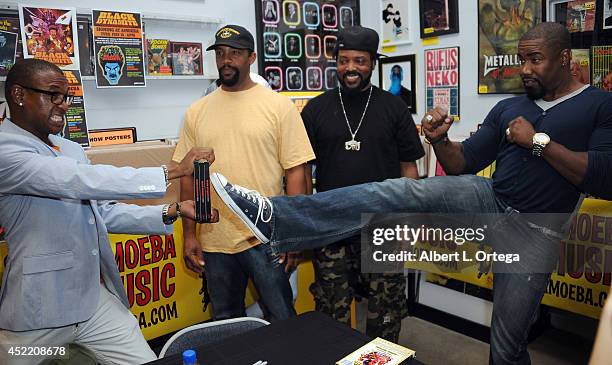 Prodeqer 40 Carl Jones And Producer Michael Jai White Stock Photos, High-Res ...