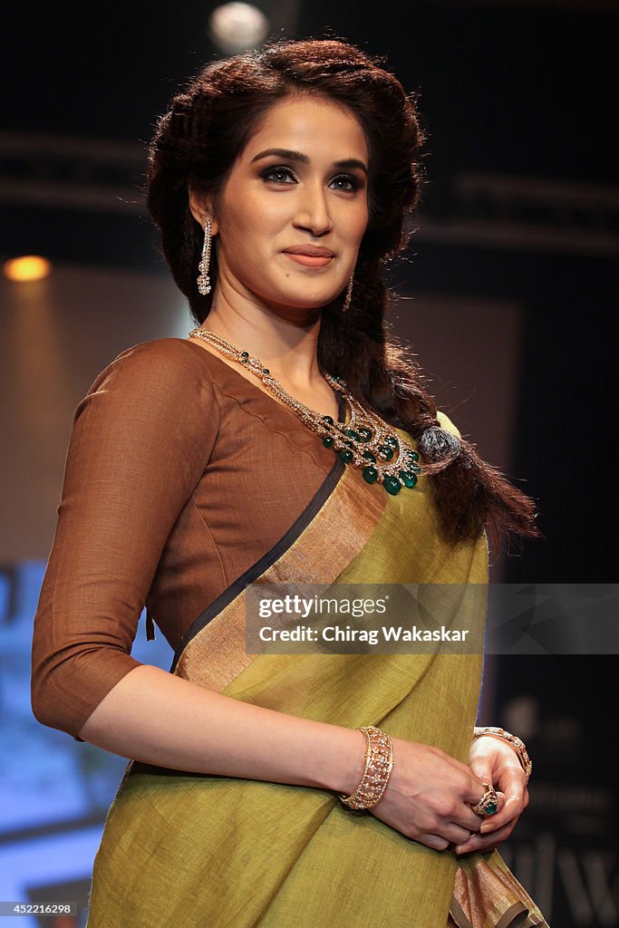 India International Jewellery Week 2014 - Day 2