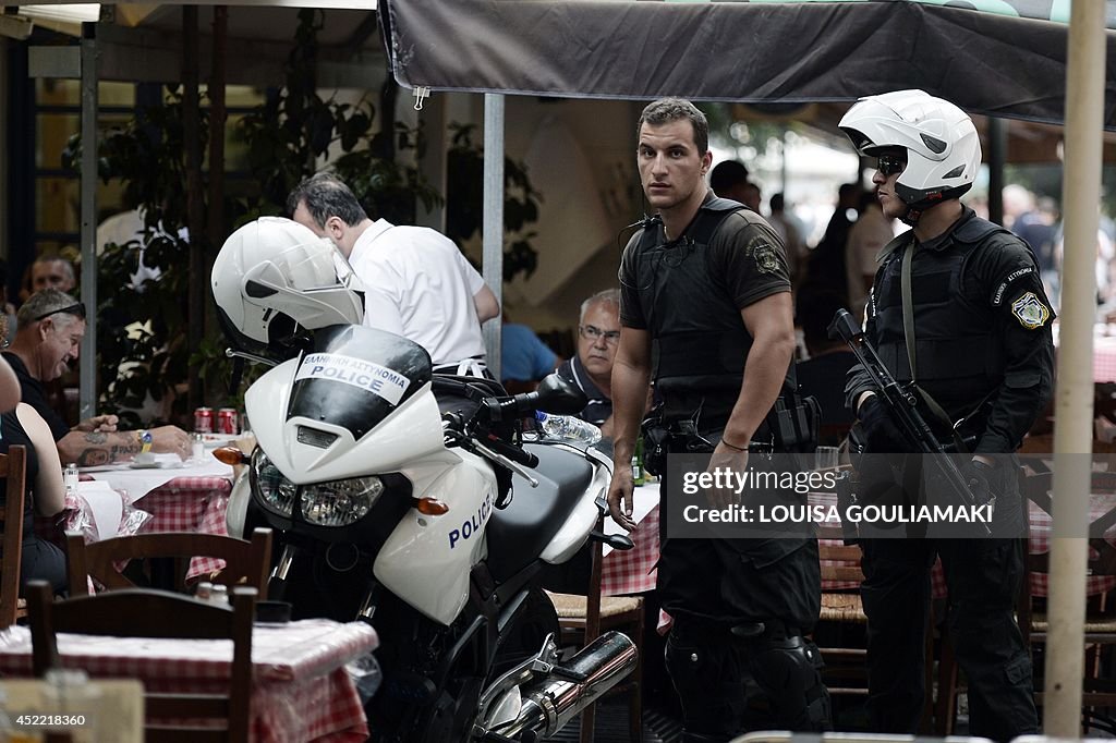 GREECE-UNREST-POLICE-ARREST