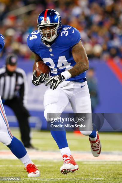 Brandon Jacobs of the New York Giants in action against the Dallas Cowboys at MetLife Stadium on November 24, 2013 in East Rutherford, New Jersey....