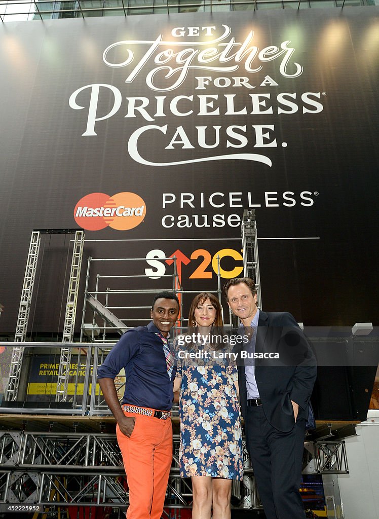 MasterCard and Stand Up To Cancer Launch "The Priceless Table" in Times Square