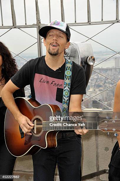 Jason Mraz performs at The Empire State Building on July 16, 2014 in New York City.
