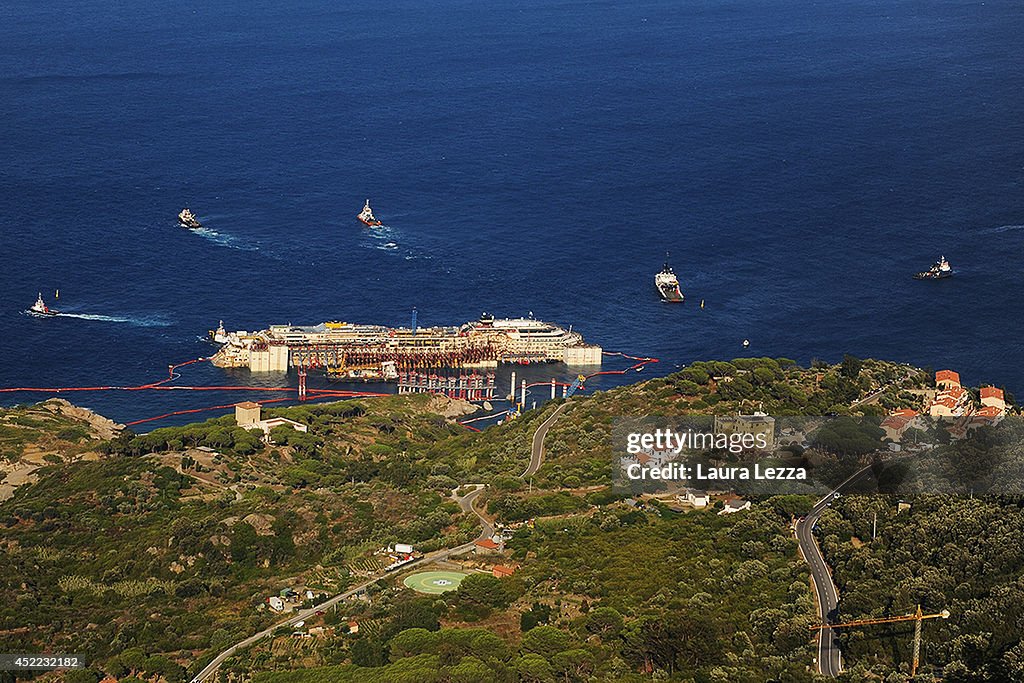 Works In Progress For The Removal Of Costa Concordia