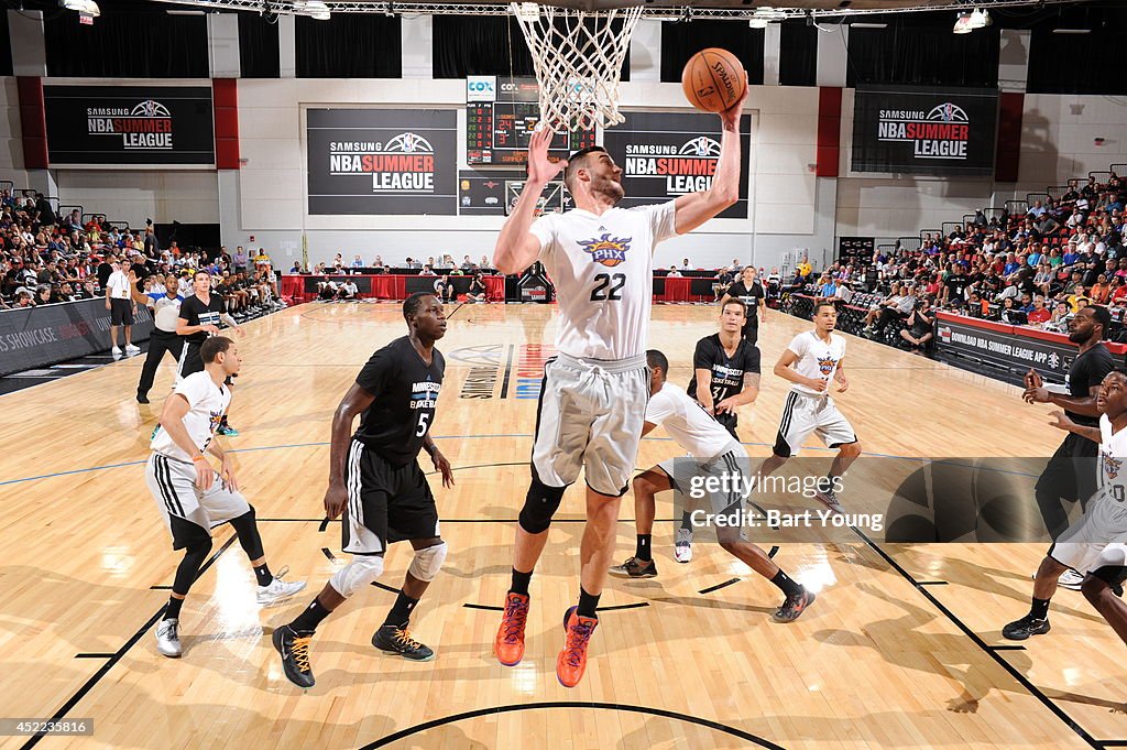 Minnesota Timberwolves V Phoenix Suns