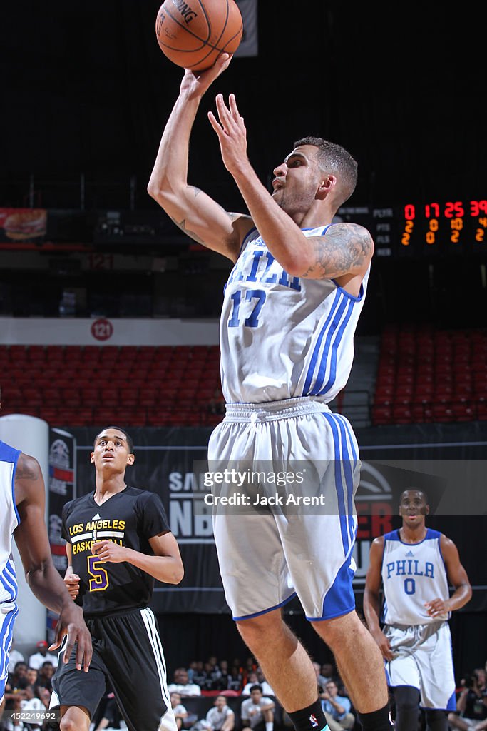 Philadelphia 76ers v Los Angeles Lakers