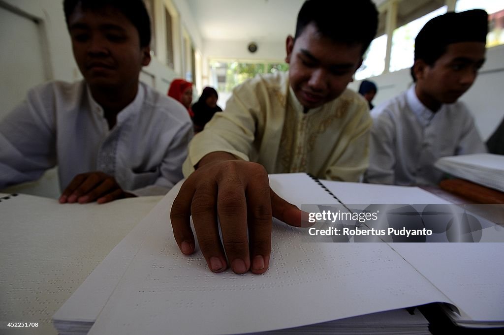 Visually Impaired Students Observe Ramadan In Surabaya