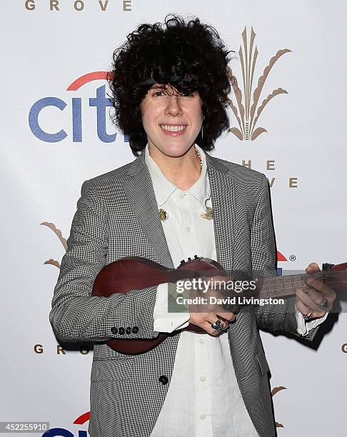 3,272 Lp Singer Stock Photos, High-Res Pictures, and Images - Getty Images