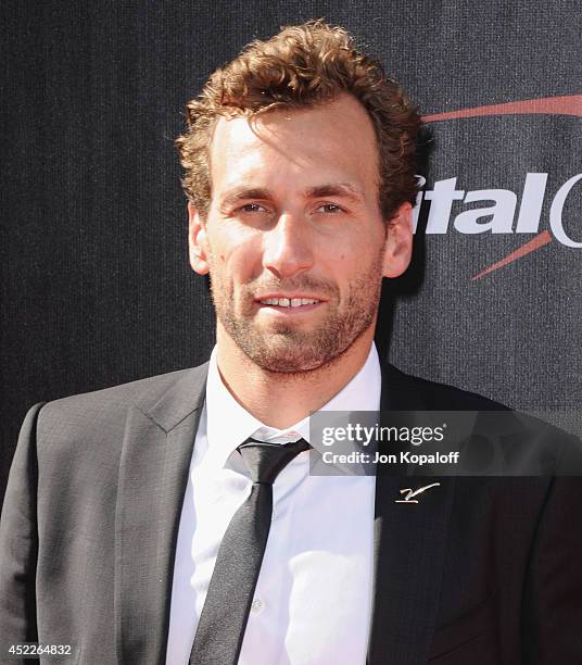 Player Jarret Stoll arrive at the 2014 ESPYS at Nokia Theatre L.A. Live on July 16, 2014 in Los Angeles, California.