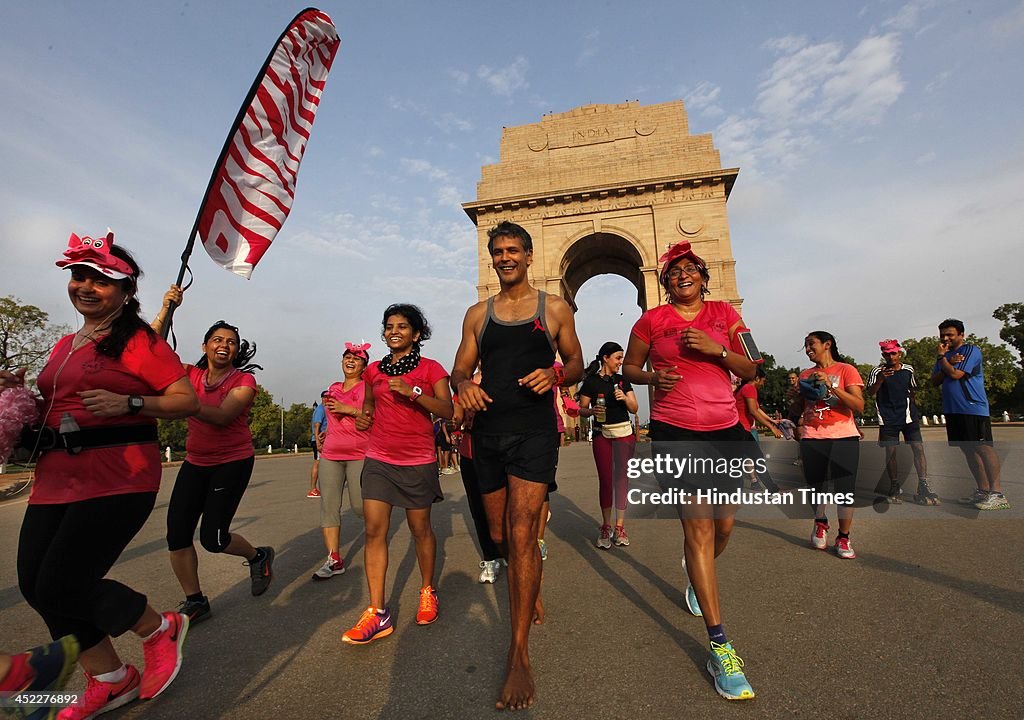 Bollywood Actor Milind Soman Participates In A Run Pinkathon 2014