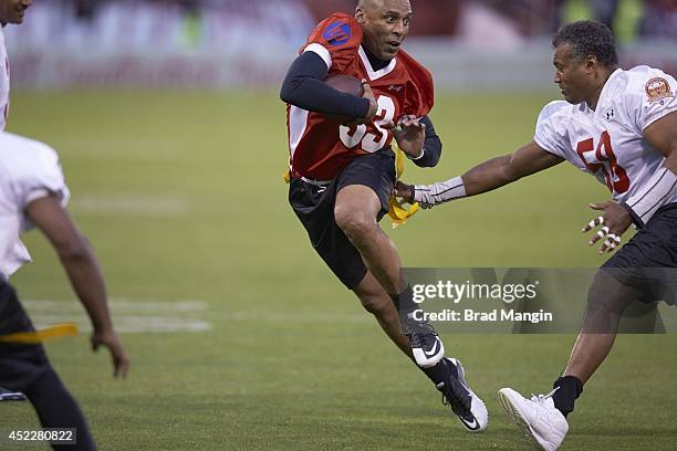 Legends of Candlestick: Former San Francisco 49ers Roger Craig in action during flag football game at Candlestick Park. San Francisco, CA 7/12/2014...