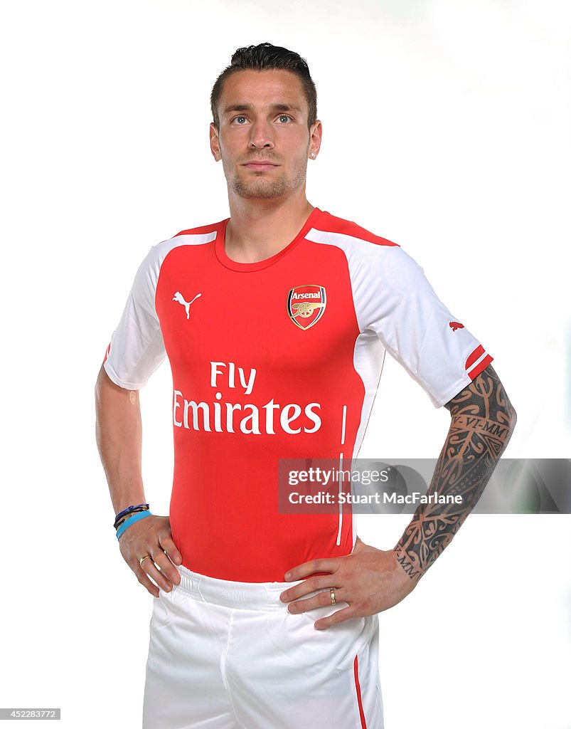 Arsenal Unveil New Signing Mathieu Debuchy