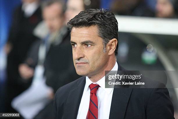 Head coach Michel of Olympiacos FC during the UEFA Champions League between Paris Saint-Germain FC and Olympiacos FC at Parc Des Princes on November...