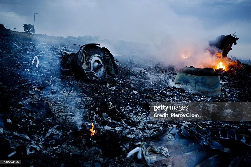 Air Malaysia Passenger Jet Crashes In Eastern Ukraine