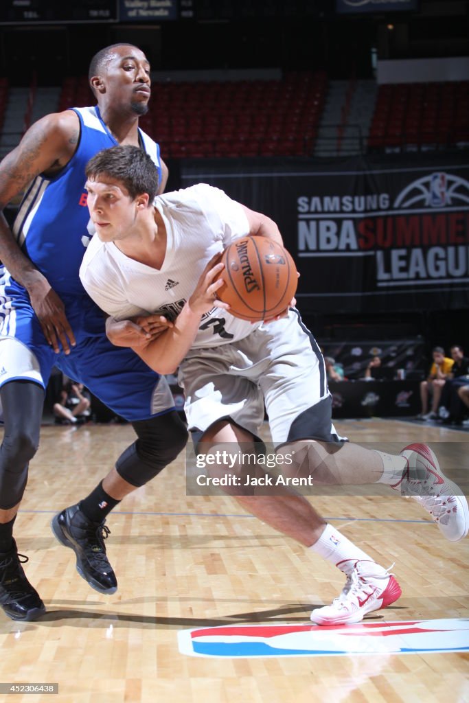 Philadelphia 76ers v Chicago Bulls