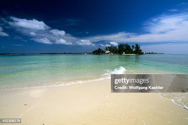 Honduras, Bay Islands, Utila Island, White Sand Beach.