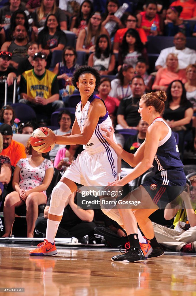 Connecticut Sun v Phoenix Mercury