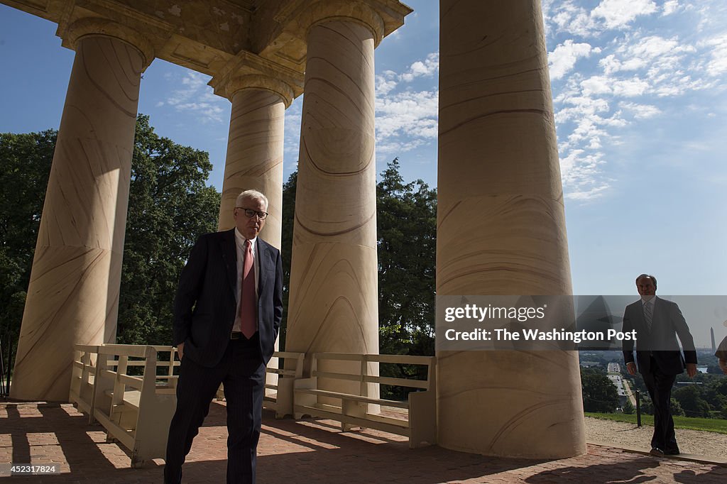 David M. Rubenstein, Co-CEO of the Carlyle Group, donates $12.35 million to restore Arlington House