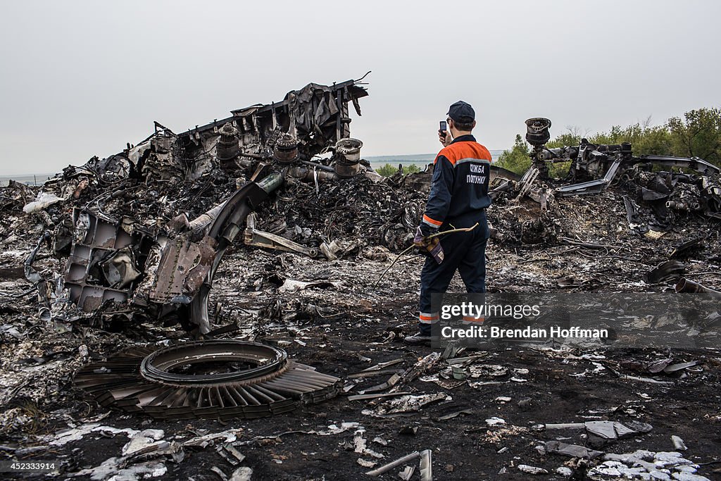 Air Malaysian Passenger Jet Crashes in Eastern Ukraine