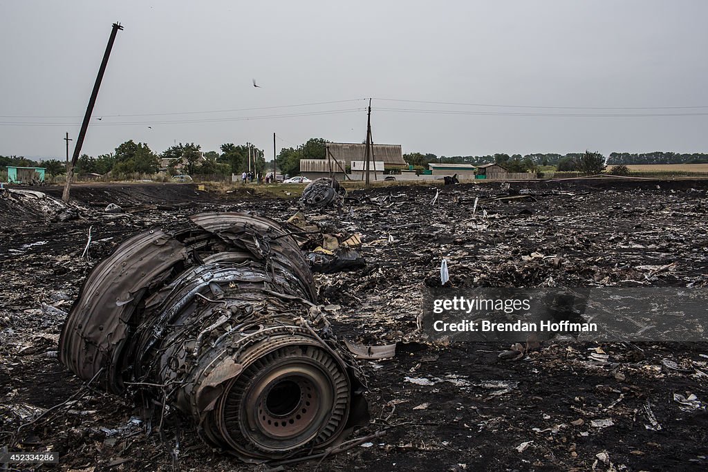 Air Malaysian Passenger Jet Crashes in Eastern Ukraine