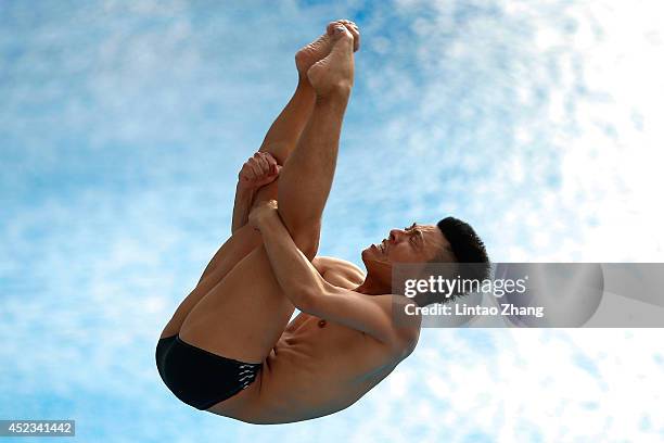 Ken Terauchi of Japan compete on in the Men's 3m Springboard Semi-Final during day four of the 19th FINA Diving World Cup at the Oriental Sports...