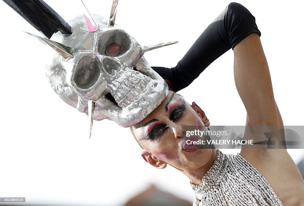 FRANCE-GAY-LESBIAN-PRIDE-PARADE