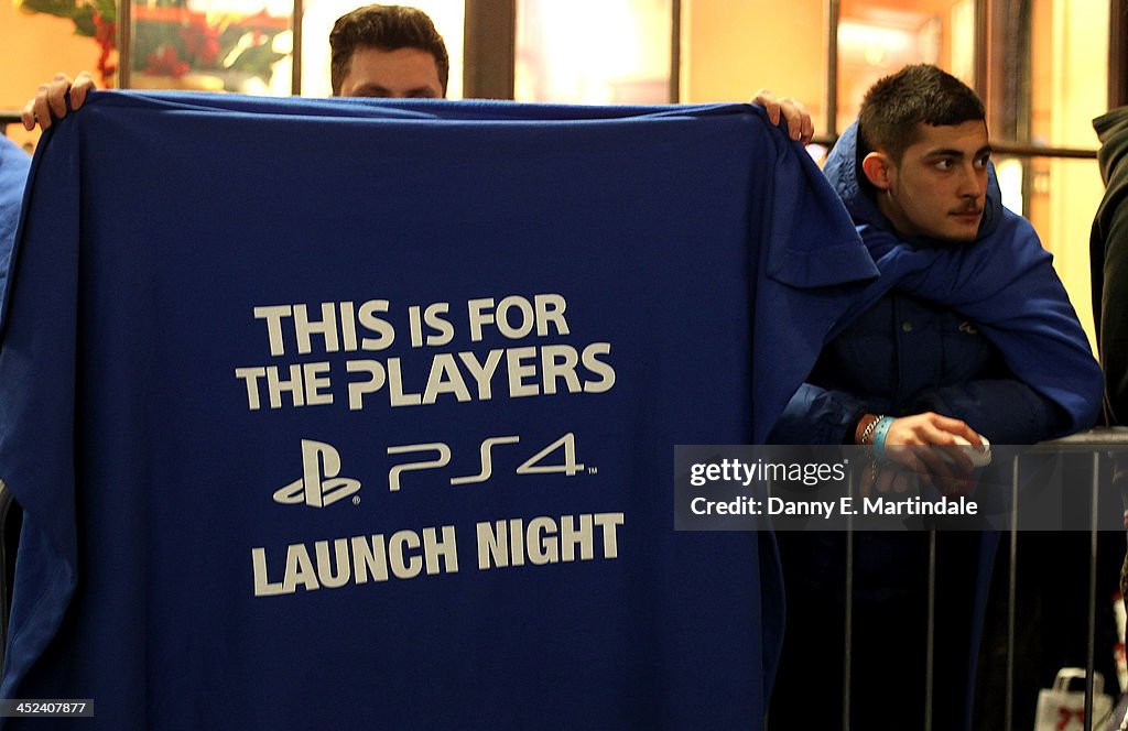 Gamers Queue For Playstation 4 Launch