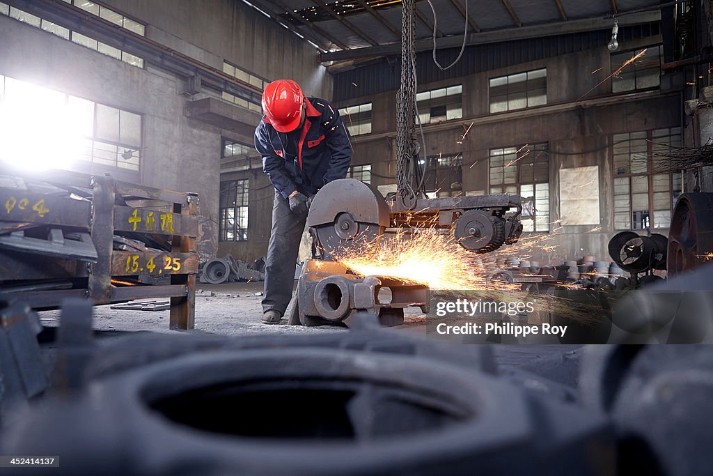 Working in cast iron foundry